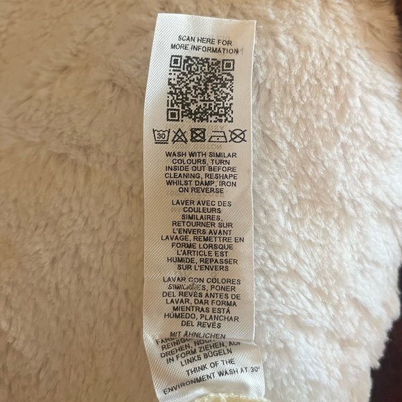 ASOS drapey button side split in cream. Size 4 cotton lining - Picture 4 of 10